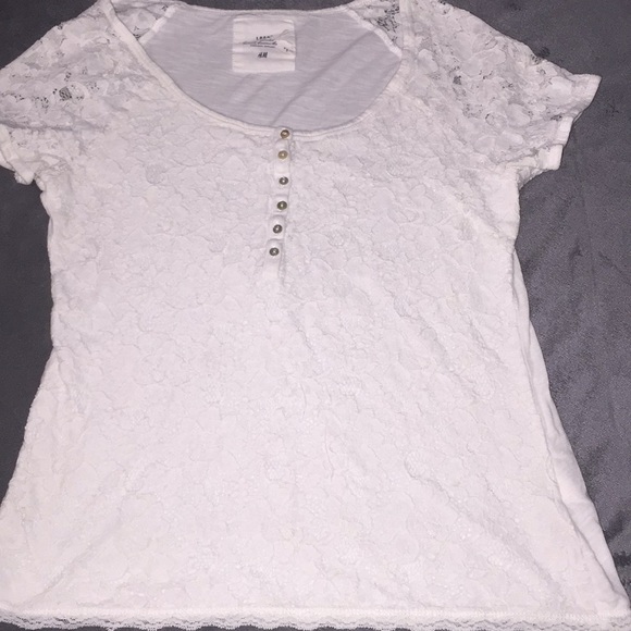 H&M Tops - 5/$25 SALE 🌟 H&M L.O.G.G. Lace Top with Buttons